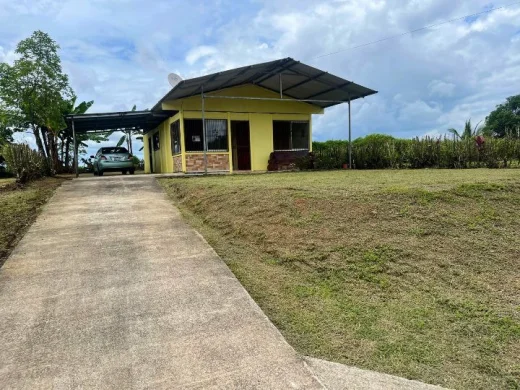 Casa con vista al Arenal en residencial privado - Fortuna
