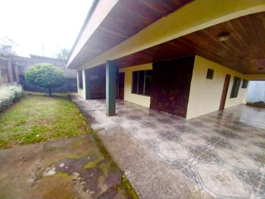 Casa en el centro de Aguas Zarcas