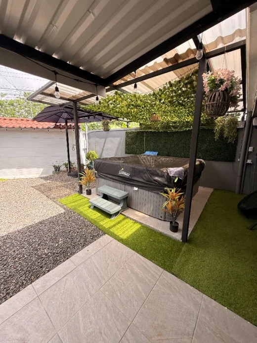 Casa amueblada con jacuzzi — Florencia, San Carlos